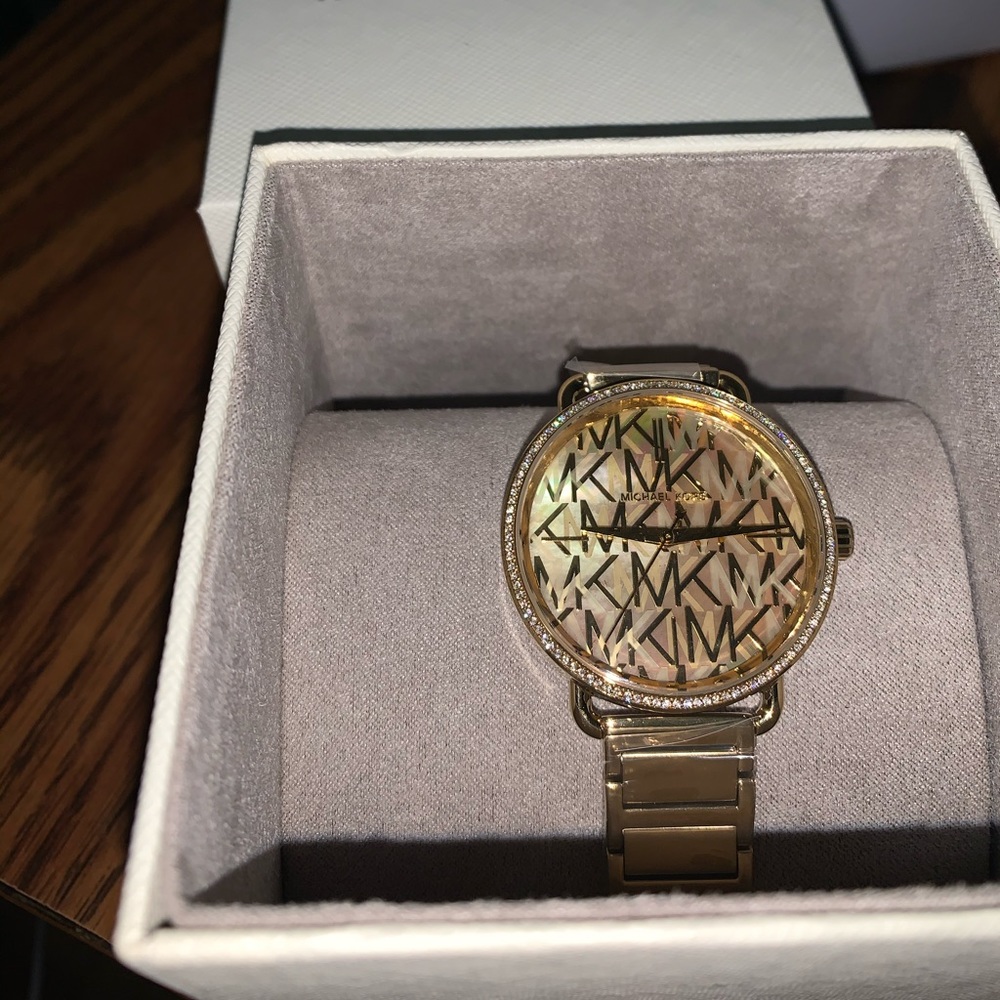 Michael kors beautiful women s watch